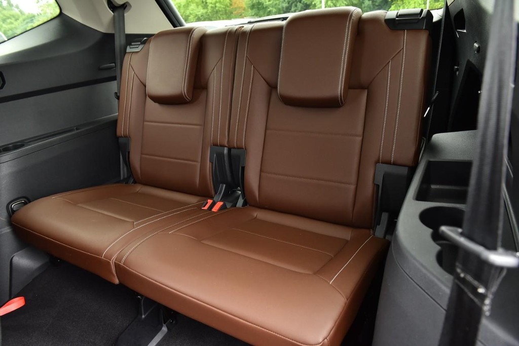 Volkswagen Atlas Vehicle Full-screen Gallery Image 25