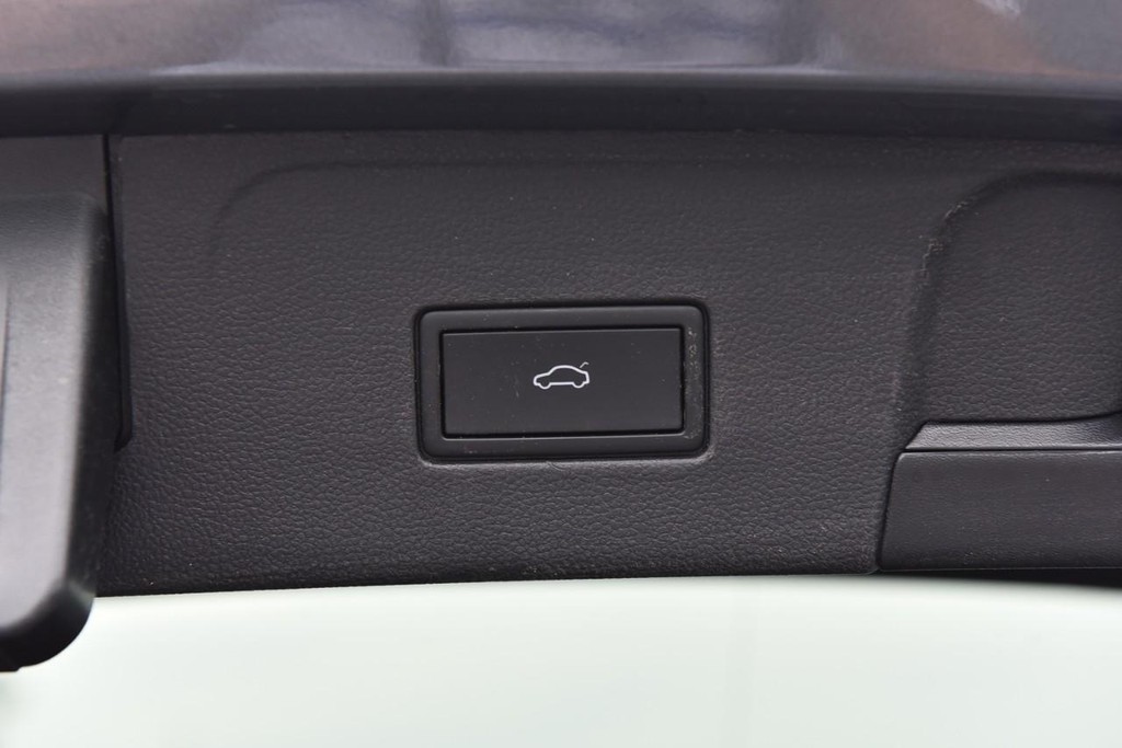 Volkswagen Atlas Vehicle Full-screen Gallery Image 27