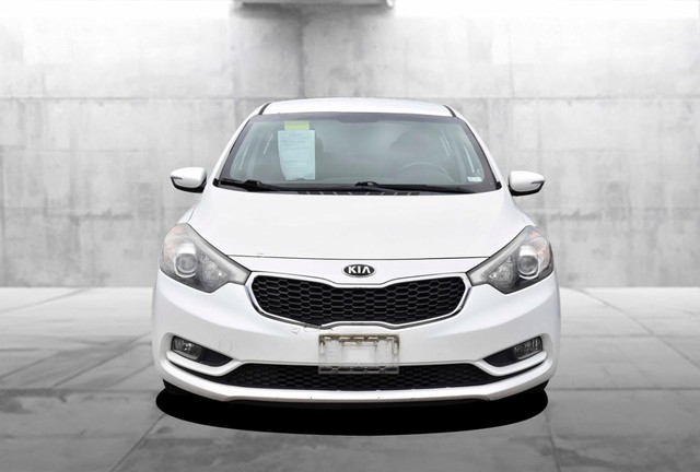 Kia Forte 5-Door Vehicle Image 04
