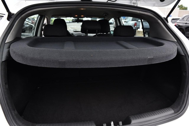 Kia Forte 5-Door Vehicle Image 19