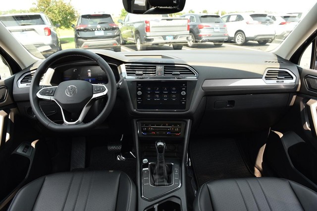 Volkswagen Tiguan Vehicle Image 07