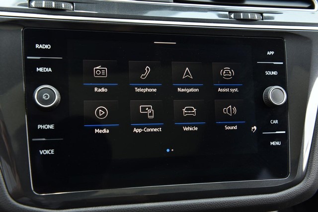 Volkswagen Tiguan Vehicle Image 14