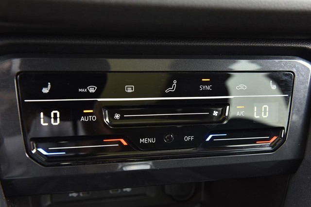 Volkswagen Tiguan Vehicle Image 15
