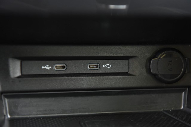 Volkswagen Tiguan Vehicle Image 16