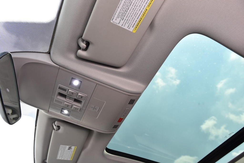 Volkswagen Taos Vehicle Full-screen Gallery Image 20