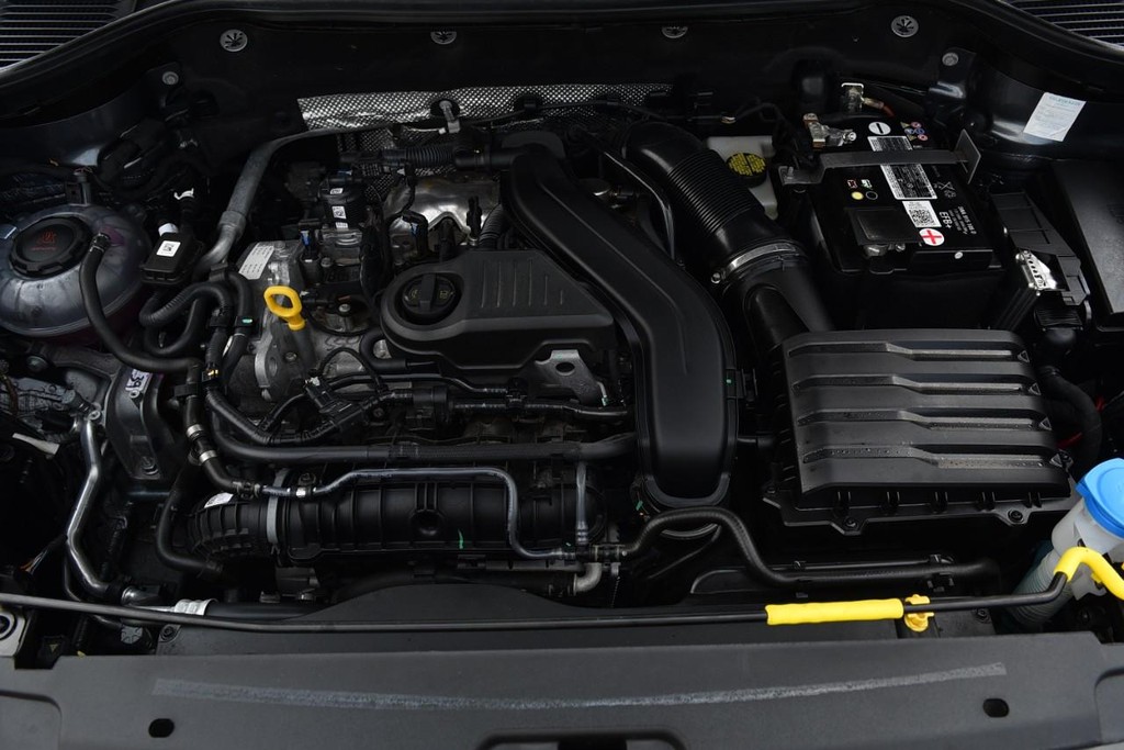 Volkswagen Taos Vehicle Full-screen Gallery Image 25
