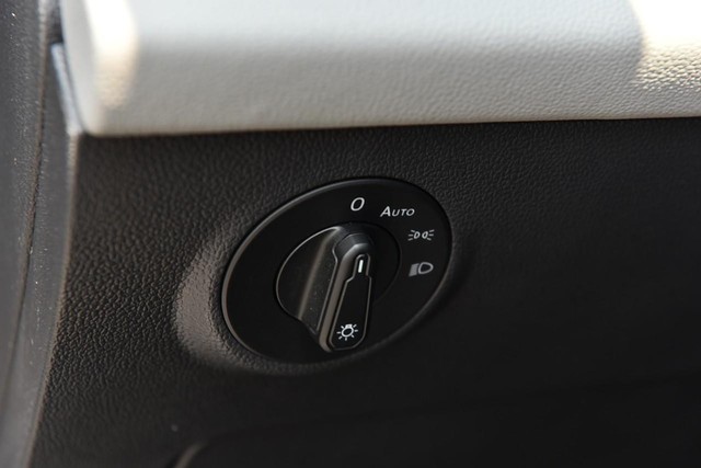 Volkswagen Taos Vehicle Image 10