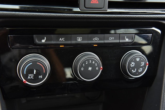 Volkswagen Taos Vehicle Image 14