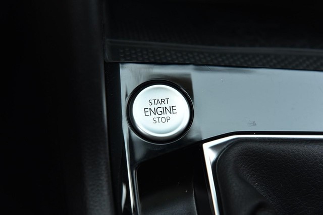 Volkswagen Taos Vehicle Image 16