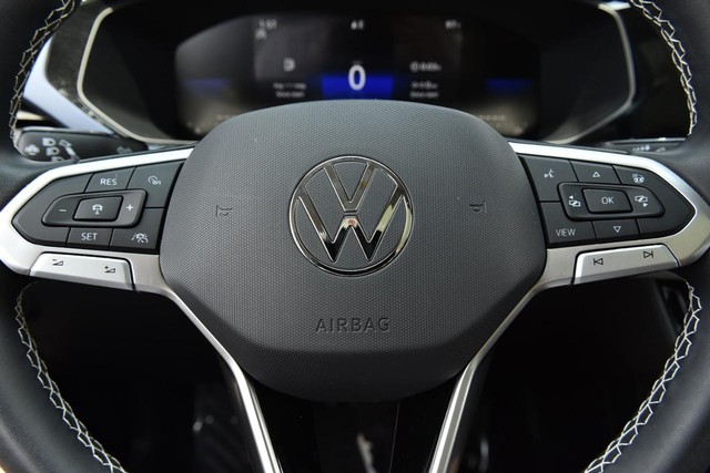 Volkswagen Taos Vehicle Image 17