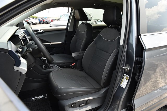 Volkswagen Taos Vehicle Image 18