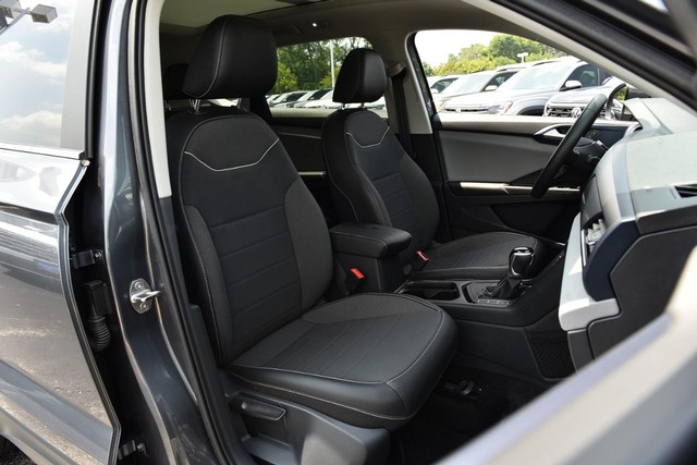 Volkswagen Taos Vehicle Image 19