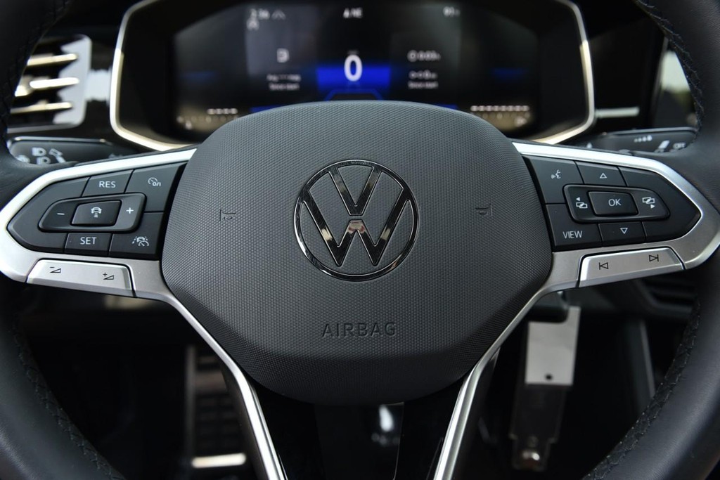 Volkswagen Jetta Vehicle Full-screen Gallery Image 18