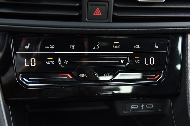 Volkswagen Jetta Vehicle Image 15
