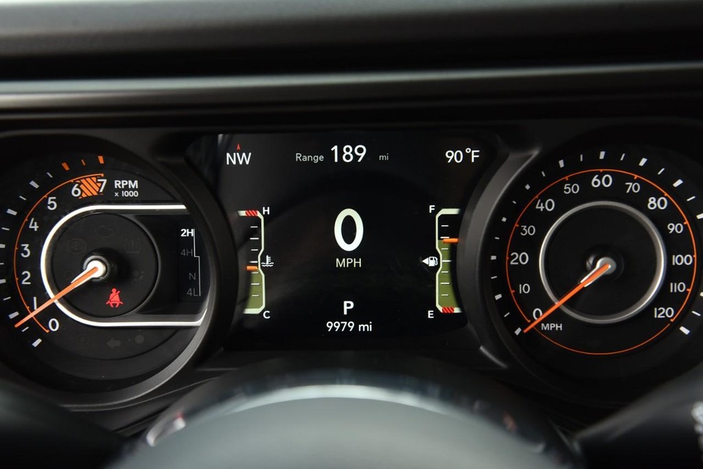 Jeep Wrangler Vehicle Full-screen Gallery Image 11