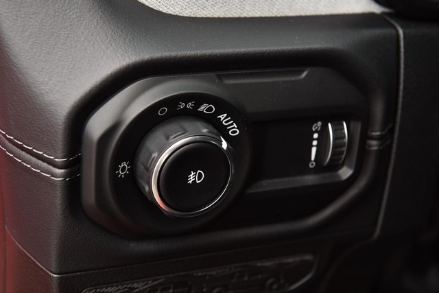 Jeep Wrangler Vehicle Image 10