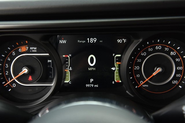 Jeep Wrangler Vehicle Image 11