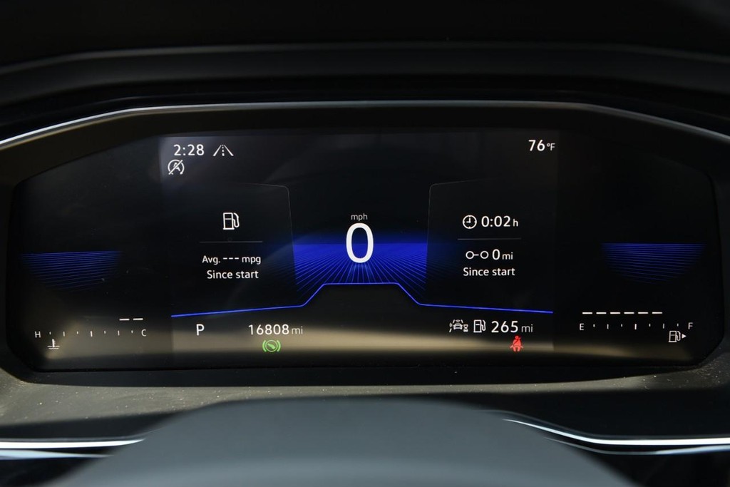 Volkswagen Jetta Vehicle Full-screen Gallery Image 11