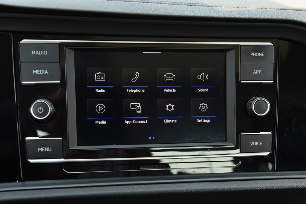 Volkswagen Jetta Vehicle Full-screen Gallery Image 13