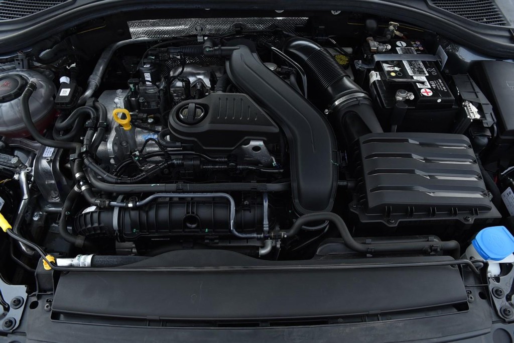 Volkswagen Jetta Vehicle Full-screen Gallery Image 24