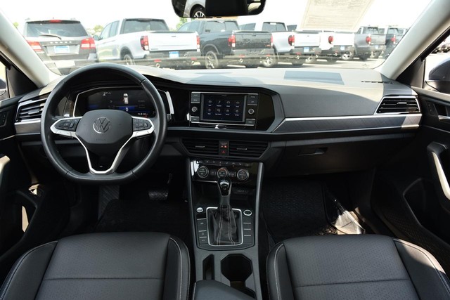Volkswagen Jetta Vehicle Image 07