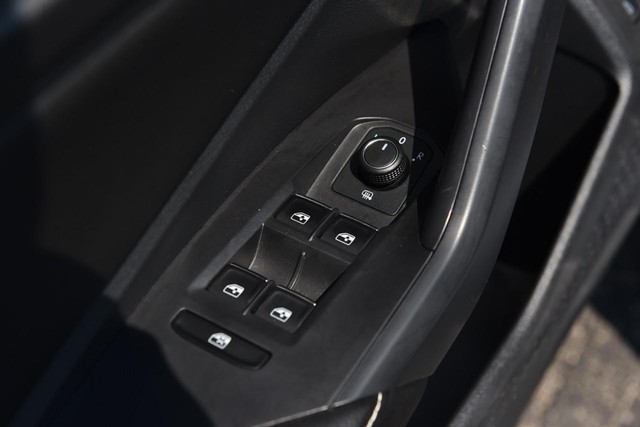 Volkswagen Jetta Vehicle Image 08