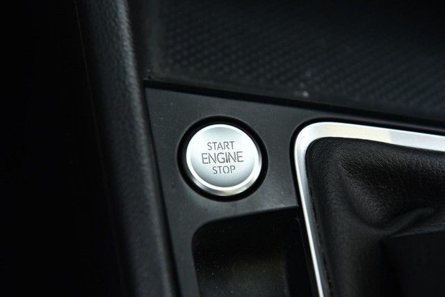 Volkswagen Jetta Vehicle Image 16