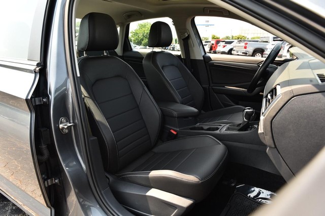 Volkswagen Jetta Vehicle Image 20