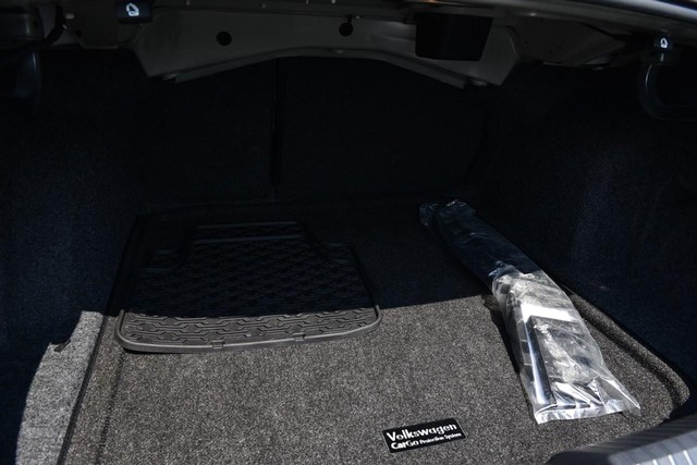 Volkswagen Jetta Vehicle Image 23