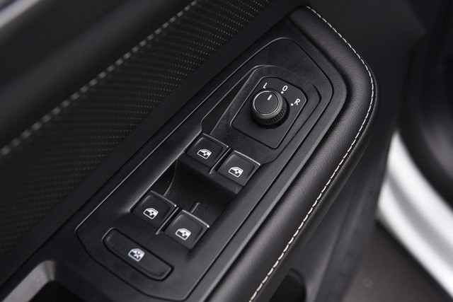 Volkswagen Atlas Cross Sport Vehicle Image 08