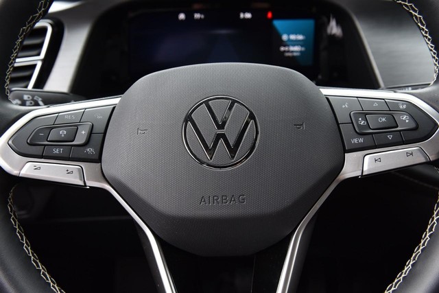 Volkswagen Atlas Cross Sport Vehicle Image 18