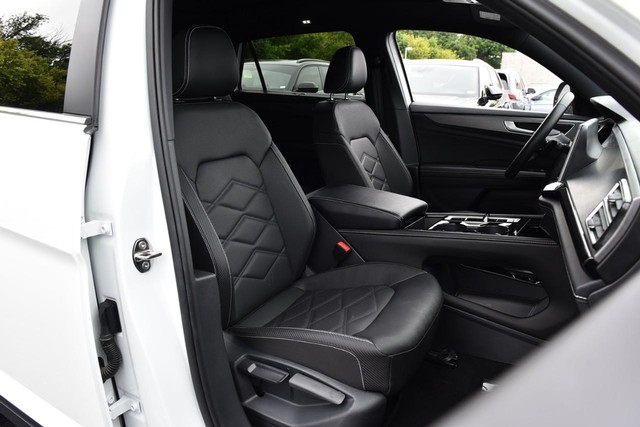 Volkswagen Atlas Cross Sport Vehicle Image 20