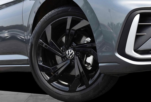 Volkswagen Jetta Vehicle Image 03