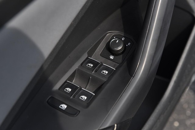 Volkswagen Jetta Vehicle Image 08