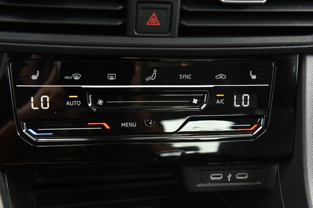 Volkswagen Jetta Vehicle Image 15