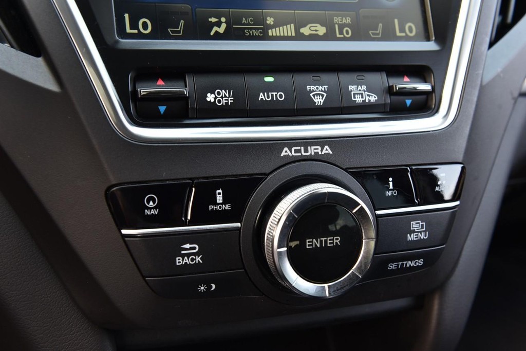 Acura MDX Vehicle Full-screen Gallery Image 18