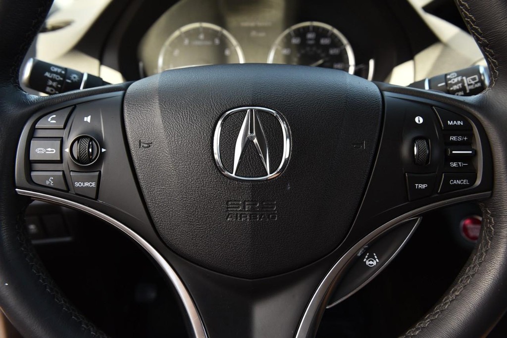 Acura MDX Vehicle Full-screen Gallery Image 21