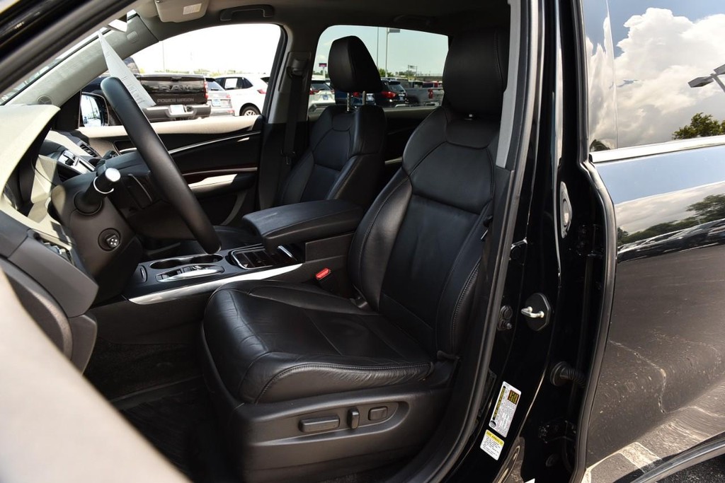Acura MDX Vehicle Full-screen Gallery Image 22