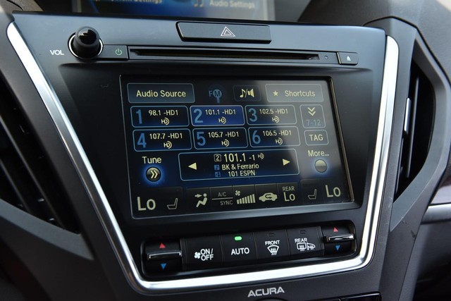Acura MDX Vehicle Image 17