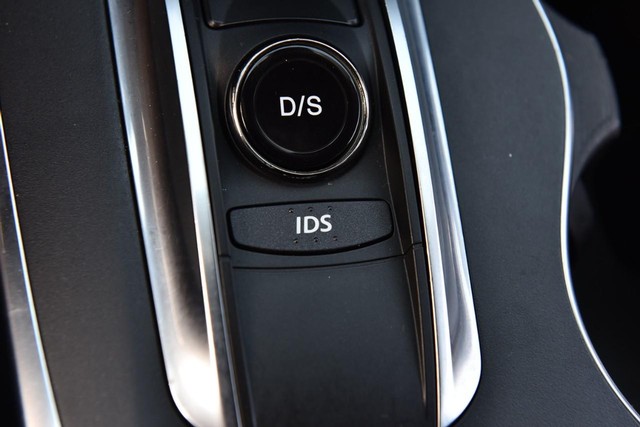 Acura MDX Vehicle Image 20