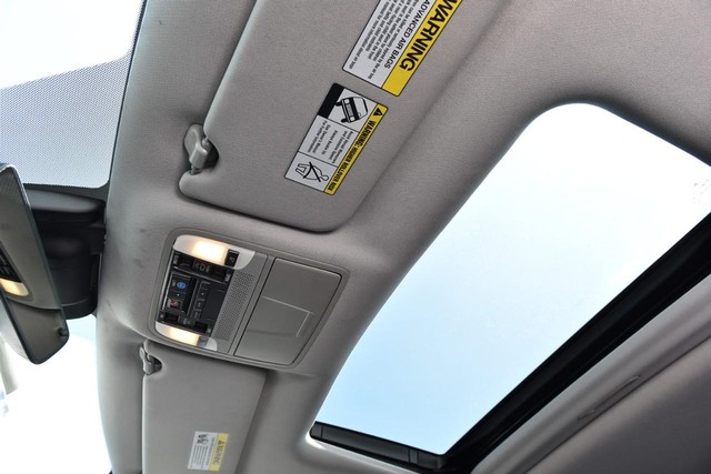 Acura MDX Vehicle Image 24