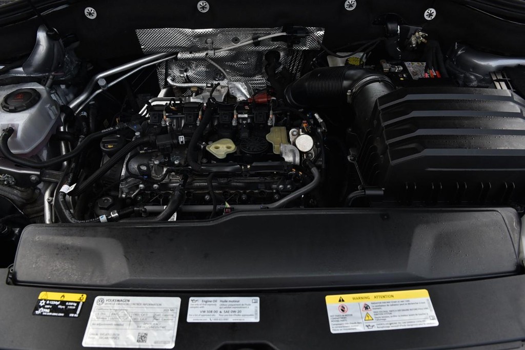 Volkswagen Atlas Cross Sport Vehicle Full-screen Gallery Image 26