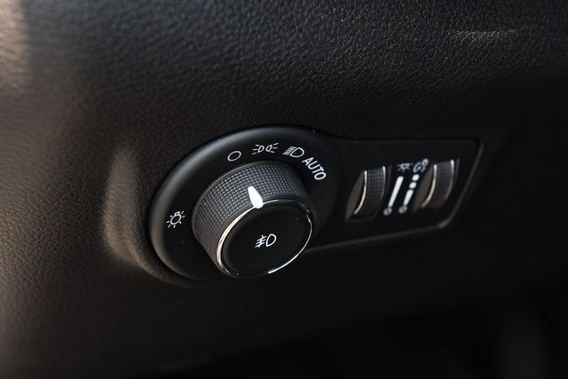 Jeep Compass Vehicle Image 11