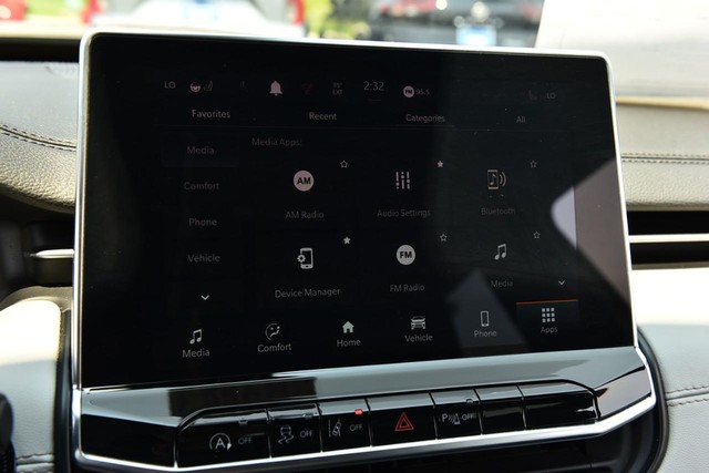 Jeep Compass Vehicle Image 14