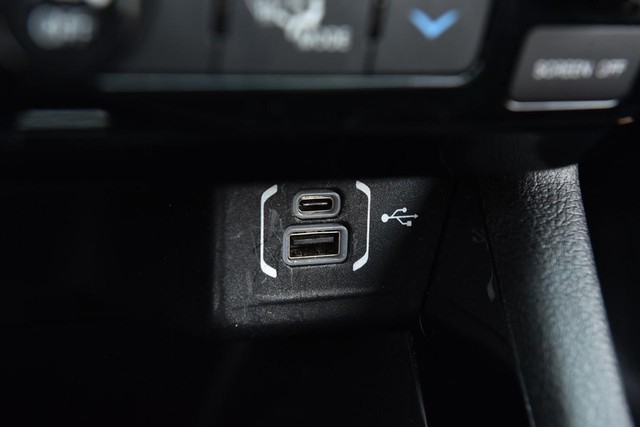 Jeep Compass Vehicle Image 16