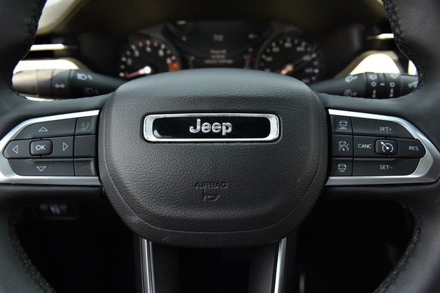 Jeep Compass Vehicle Image 19