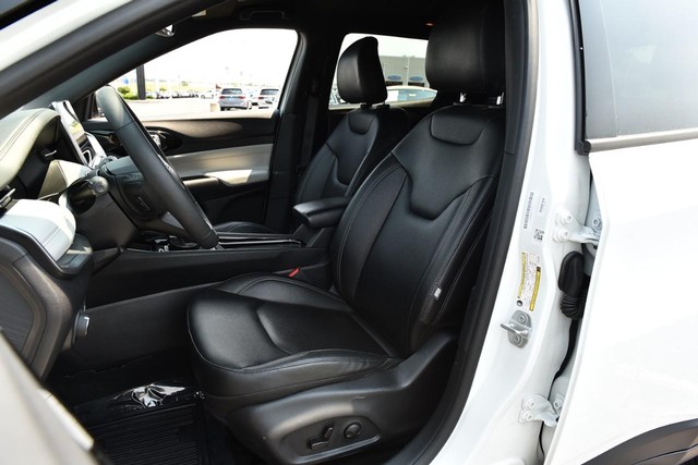 Jeep Compass Vehicle Image 20
