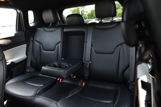 Jeep Compass Vehicle Image 22