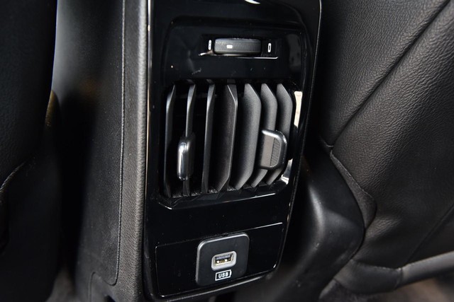 Jeep Compass Vehicle Image 23
