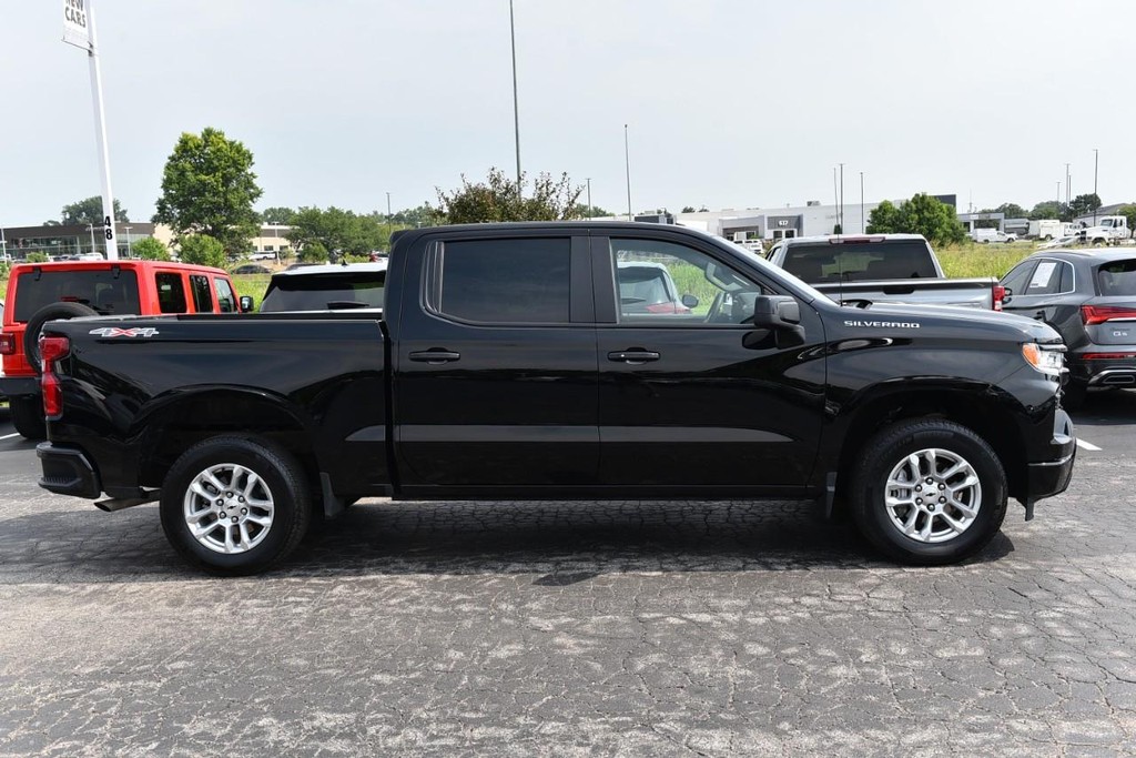 Chevrolet Silverado 1500 Vehicle Full-screen Gallery Image 05